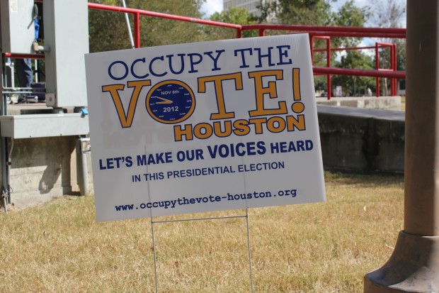 Occupy the Vote Houston, an organization under the umbrella of Texans Together Education Fund, cited  the student diversity as the reason for hosting “Hip-Hop the Vote” at UH. | Allen Le/The Daily Cougar