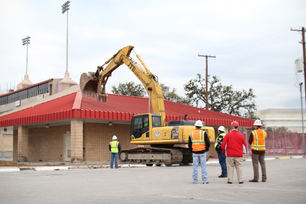 Robertson stadium's demolition is underway. | Rebekah Stearns/The Daily Cougar