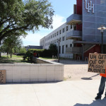 Many of the protesters had ties to UH as students, alumni or family of alumni. | Photo by Leah Nash/ The Cougar