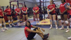 Sports performance coach Kelly Spriggs works closely with UH’s volleyball and swimming teams. | Photo by Bethel Glumac