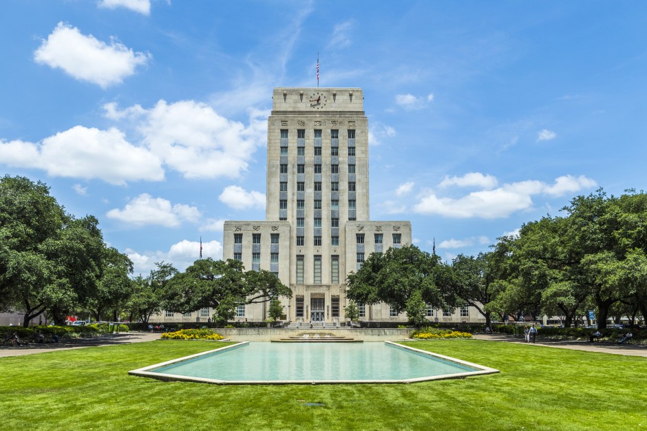 bigstock-City-Hall-With-Fountain-And-Fl-49152374