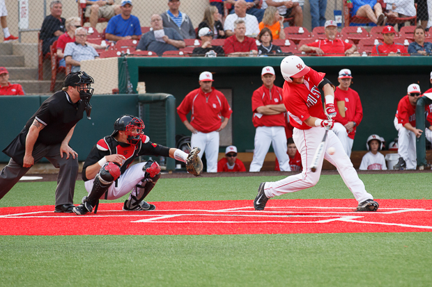 UH took down Sam Houston 5-2 in a midweek contest to bounce back after a weekend sweep from top 10 foe Louisville.  |  Justin Tijerina/The Daily Cougar