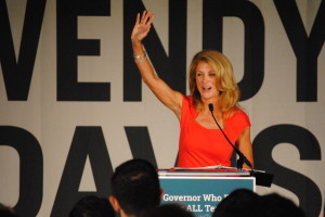 Texas Senator and gubernatorial candidate Wendy Davis said she is committed to "making college more affordable and accessible to all."  |  Julie Nguyen/The Cougar