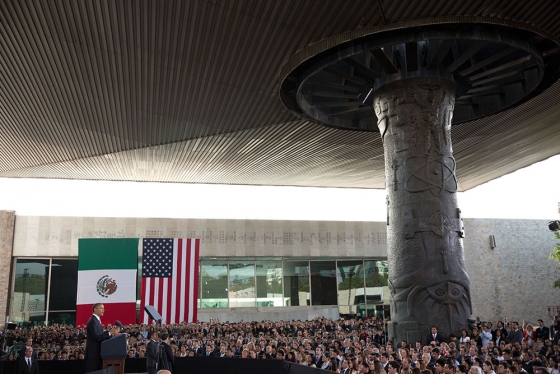 Barack_Obama_speaks_at_the_Anthropology_Museum_in_Mexico_City