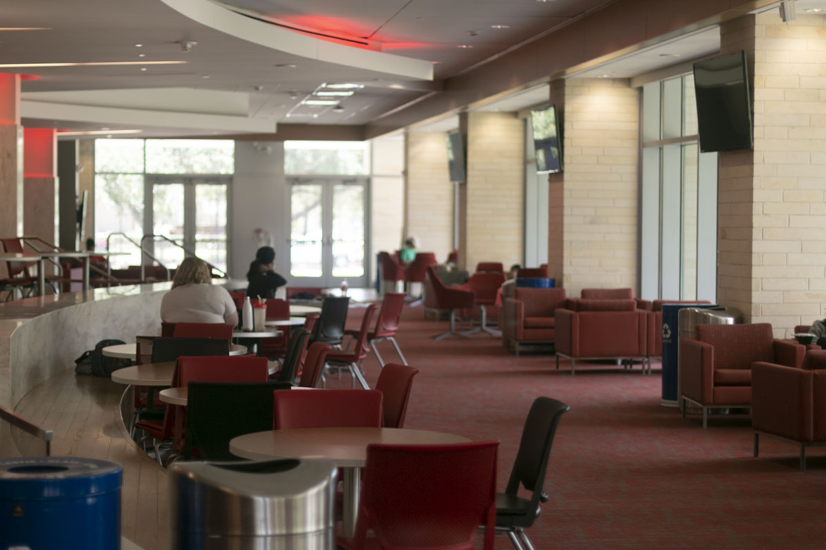 The Student Center South has a lot going for it: a study area with couches and a piano, fast food, a convenience store, and even a Starbucks. However, it’s also very loud and crowded, which might make it difficult to focus. Noise: High. Comfort: Moderate to High. |Ian Everett/The Cougar