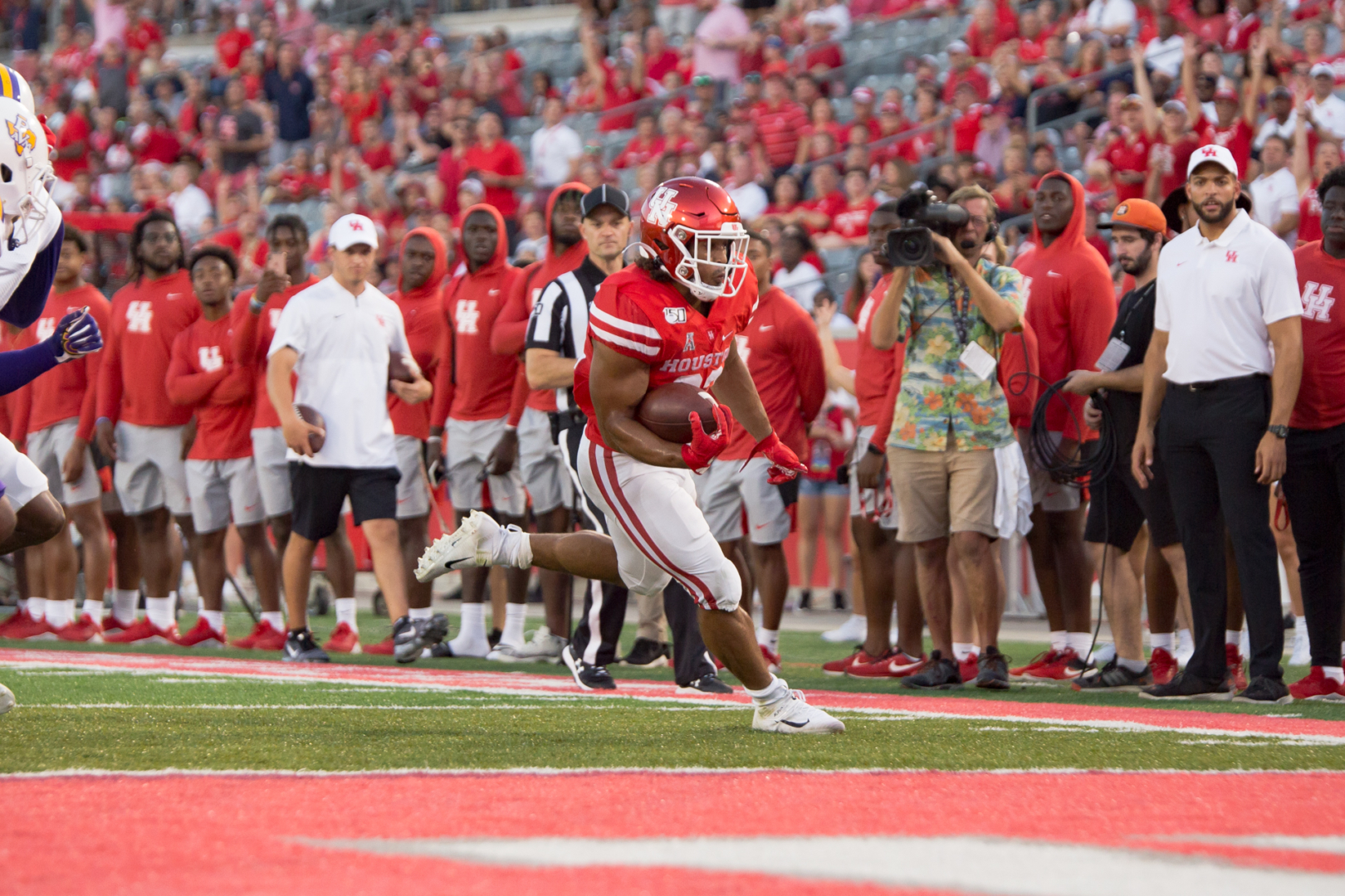 Houston's' 37-17 win over Prairie View A&M aided the AAC in going 6-4 in Week 2. | Trevor Nolley/The Cougar