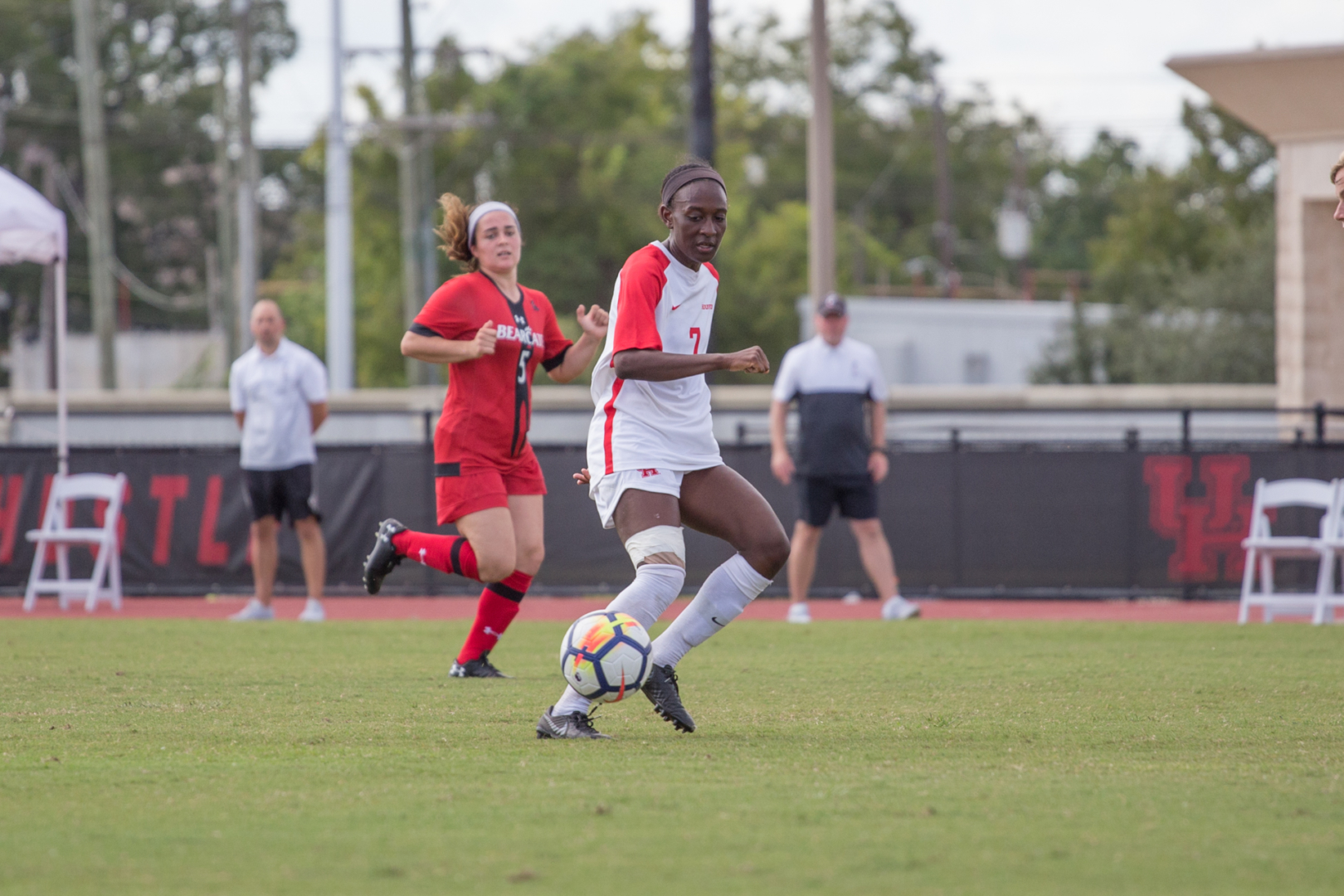 Senior forward Desiree Bowen tallied the first goal of the Cougars 3-0 senior night win over the Bearcats on Sunday afternoon. | Trevor Nolley/The Cougar
