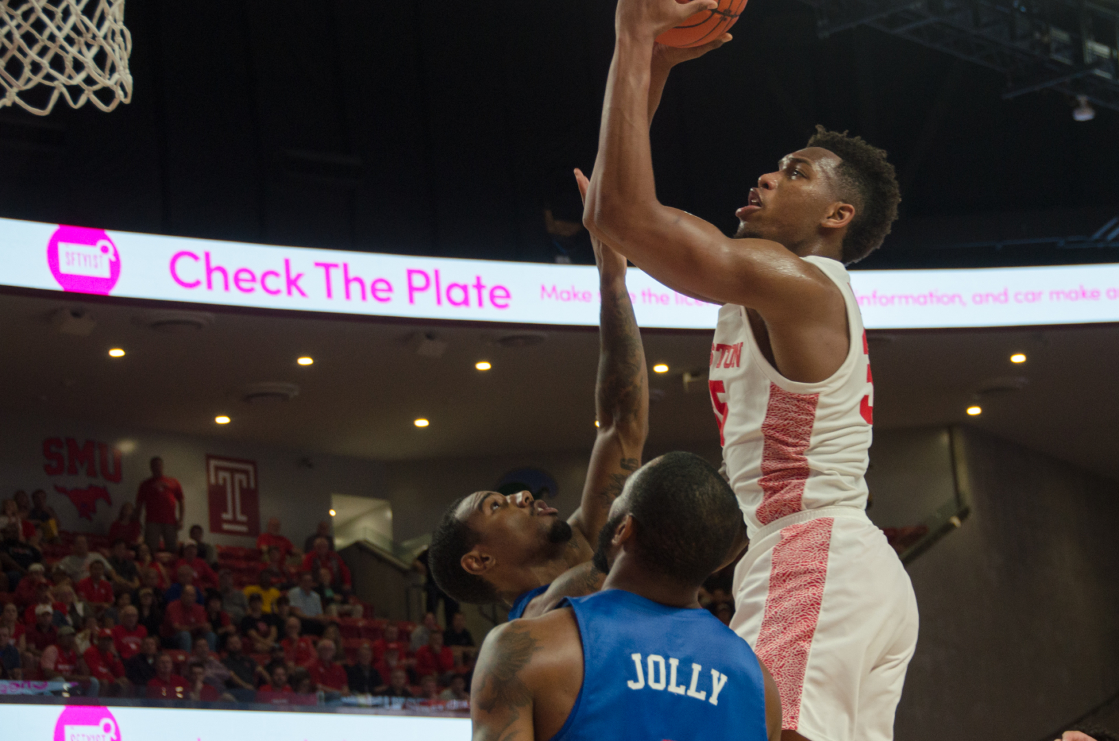 Junior forward Fabian White Jr. scored a quiet 17 points to lead them, also contributing 10 rebounds in the Cougars' Wednesday night win over the SMU Mustangs at Fertitta Center. | Lino Sandil/The Cougar