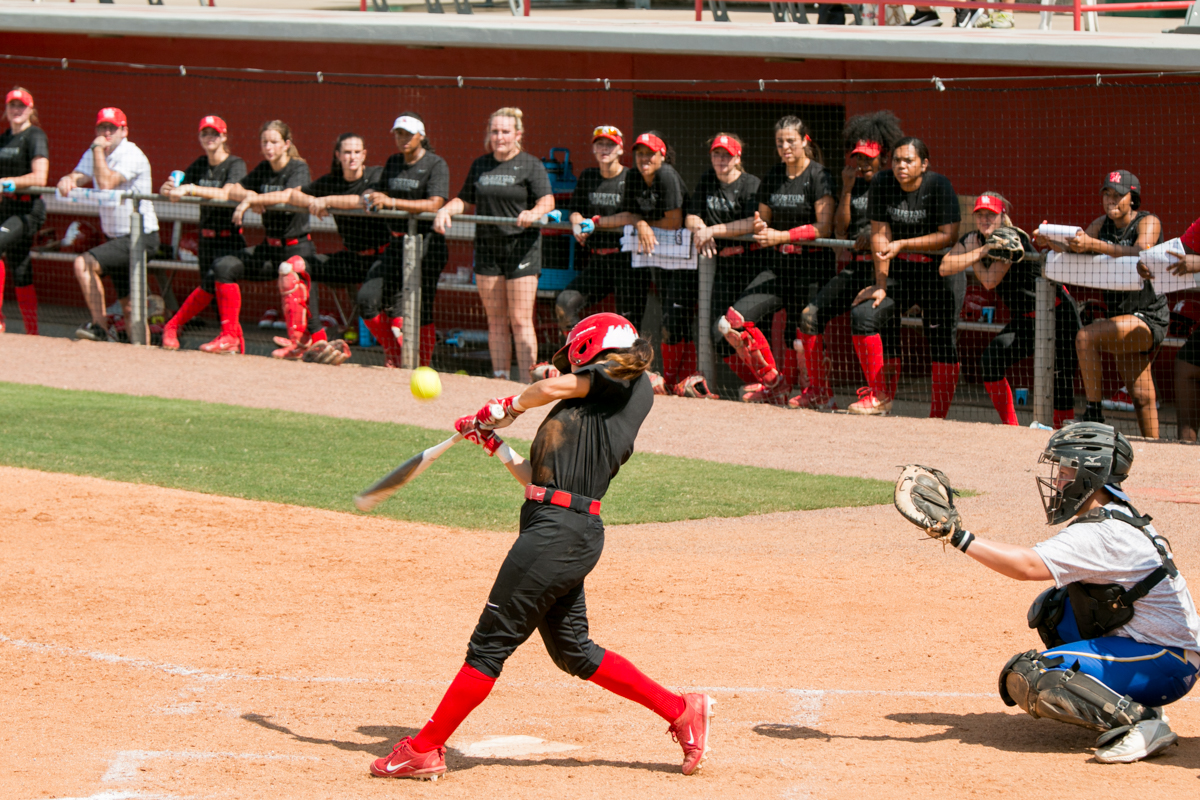 With the loss, the UH softball team now falls to 9-14 ahead of the start of conference play in the AAC. | File photo