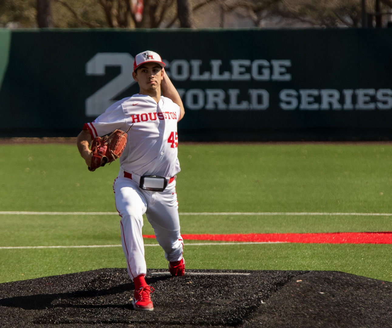 Junior left-hander Robert Gasser has started off the season with a 1.80 ERA and struck out 10 in his first two starts of the 2021 UH baseball season | Andy Yanez/The Cougar