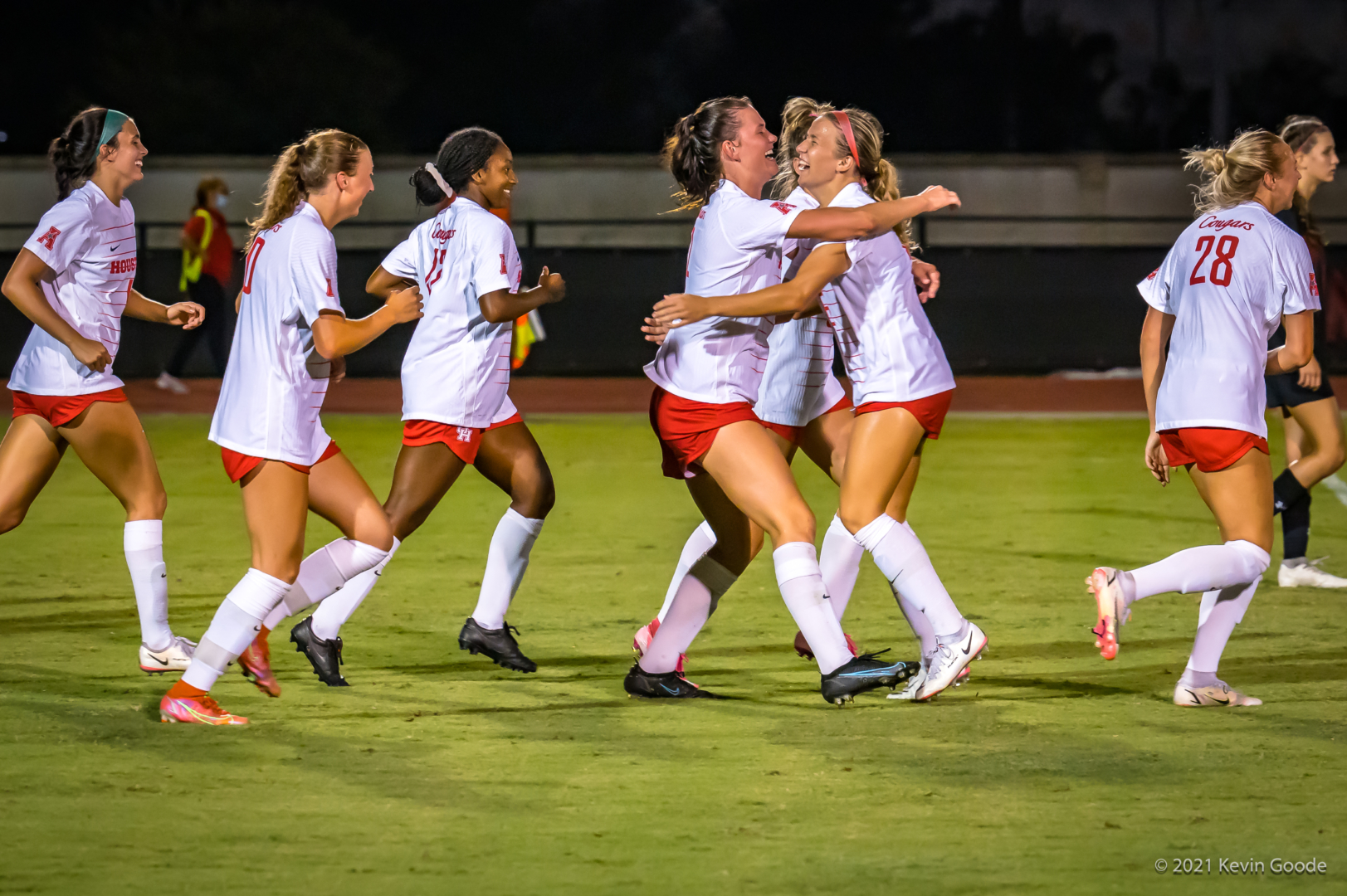 For the second time in 2021, UH soccer knocked off a top-15 opponent, defeating SMU 1-0 Thursday night. | Courtesy of UH athletics