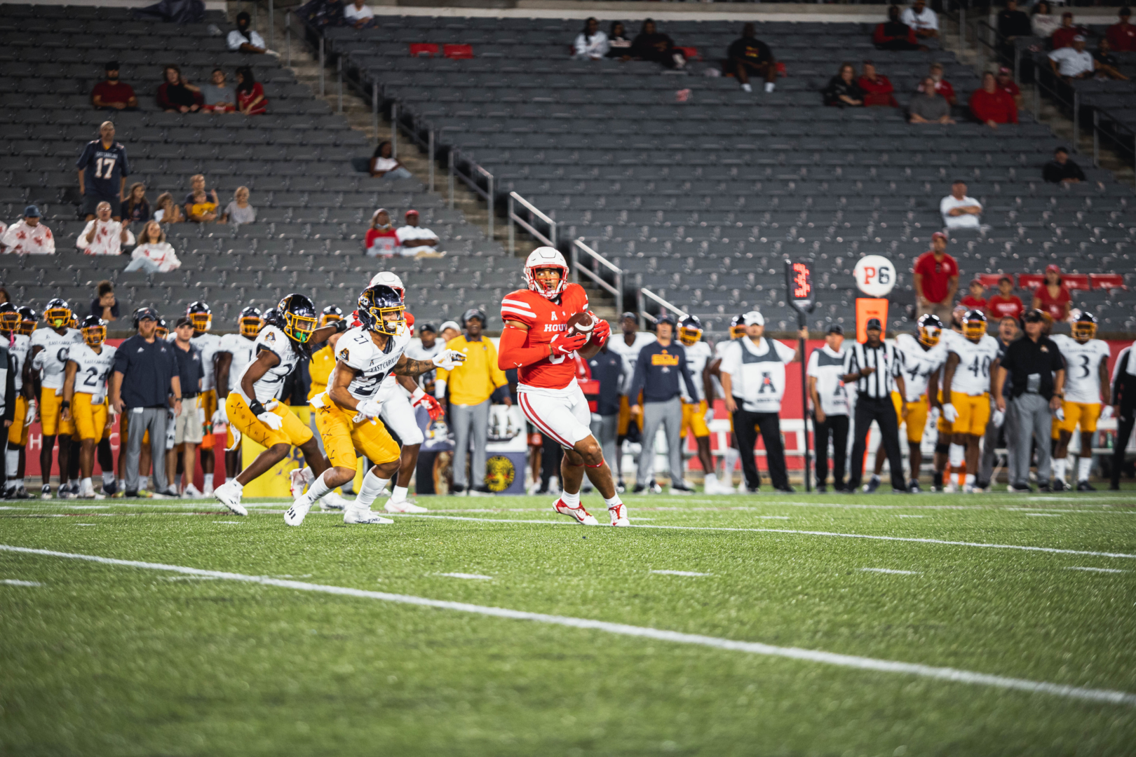 Junior tight end Christian Trahan hauled in a 2-yard touchdown pass during the first quarter of UH's victory over ECU. | James Schillinger/The Cougar