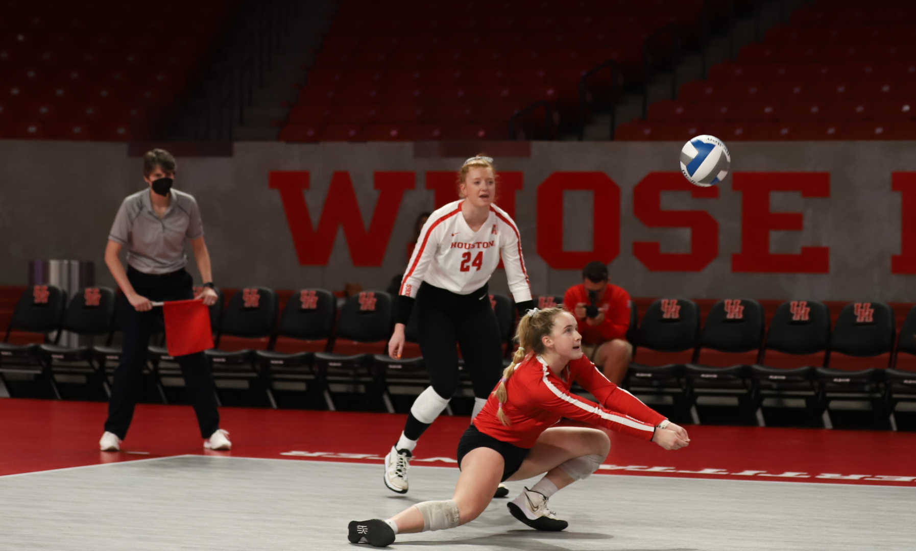 UH volleyball fell to ECU 3-2 on Sunday afternoon. | Esther Umoh/The Cougar