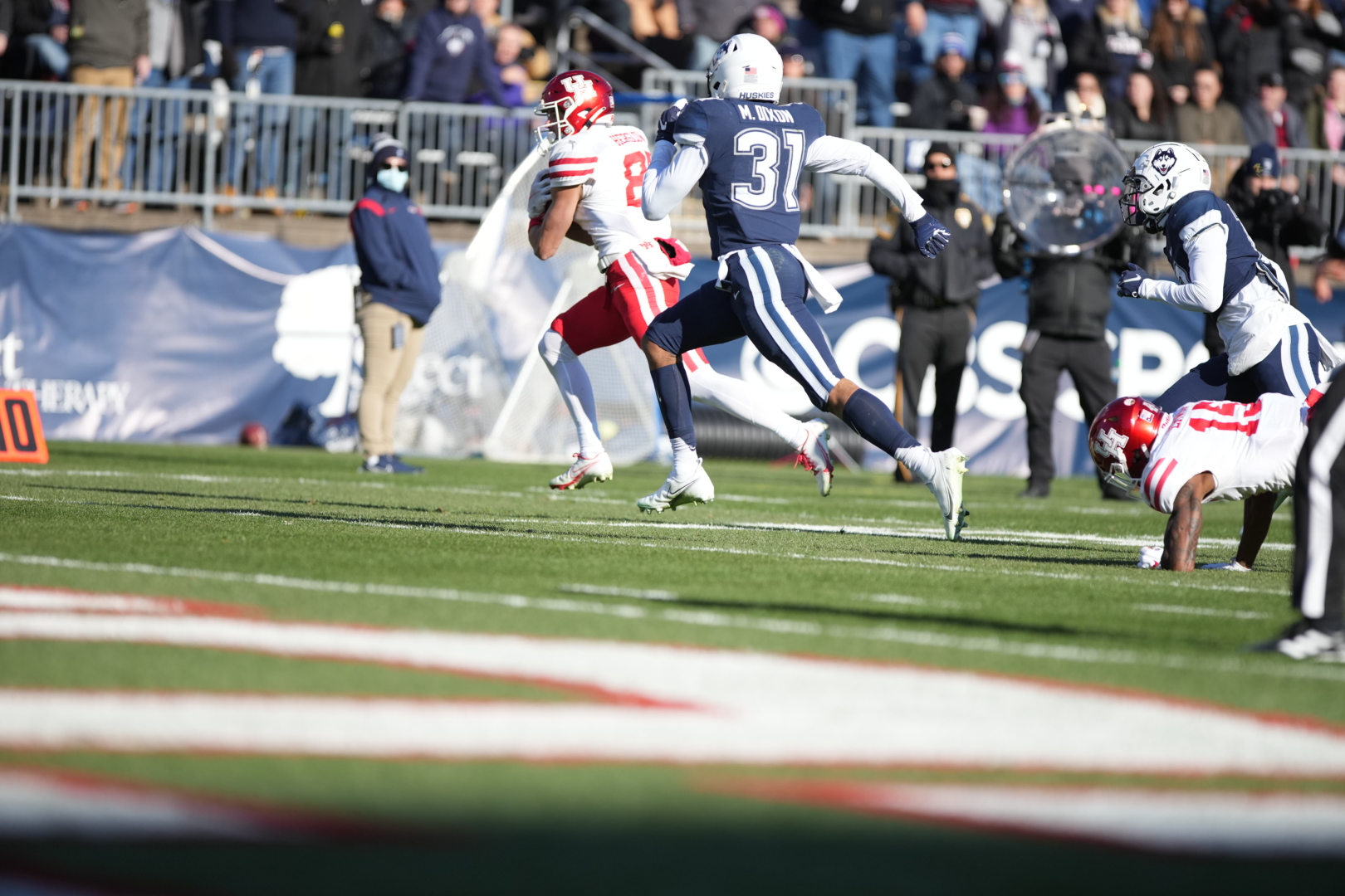 UH receiver Jake Herslow found the end zone in the second quarter against UConn on Saturday on a 49-yard touchdown pass from Clayton Tune. | Courtesy of UH athletics