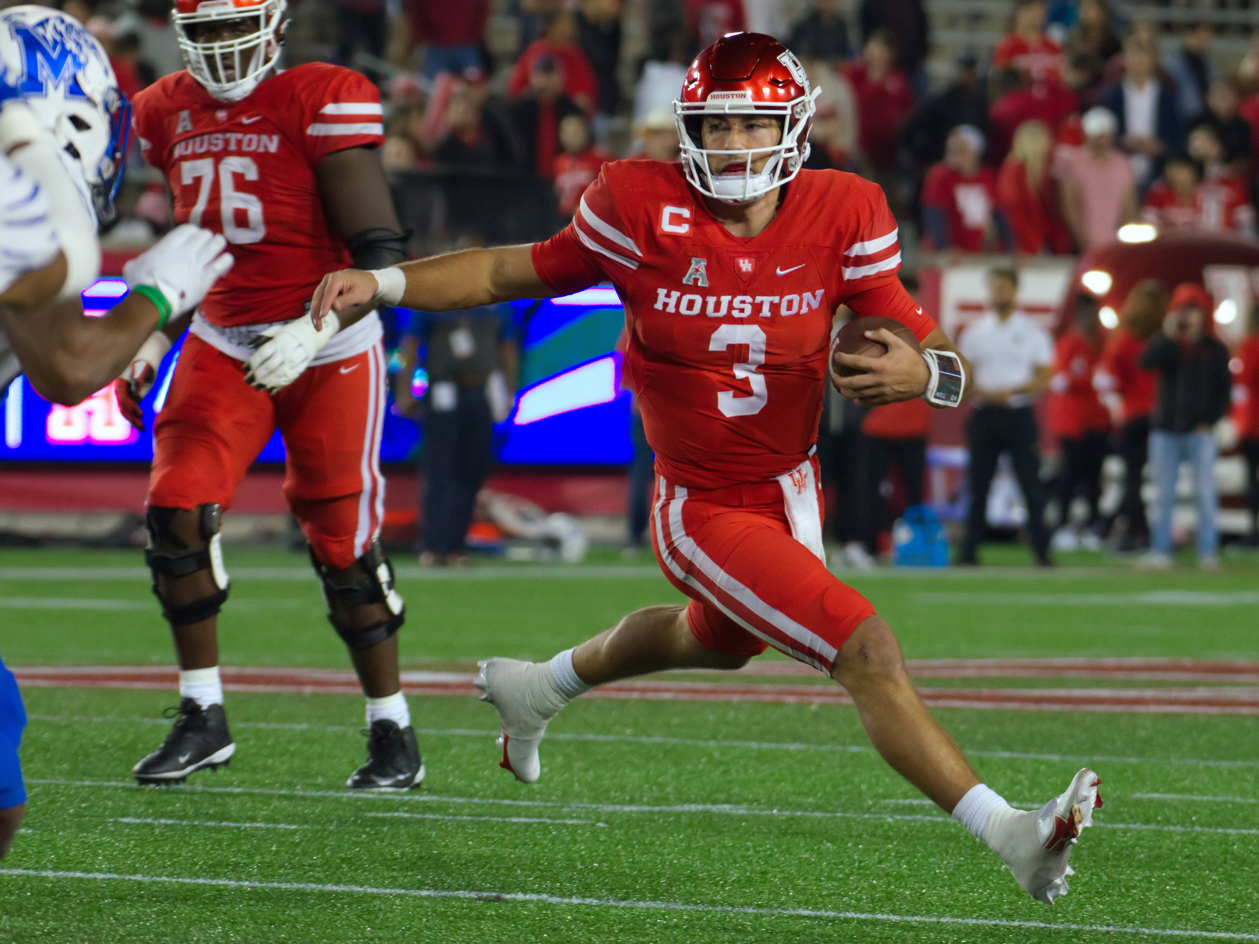 UH junior quarterback Clayton Tune finished the regular season throwing for 3,013 yards and 26 touchdowns. | Steven Paultanis/The Cougar