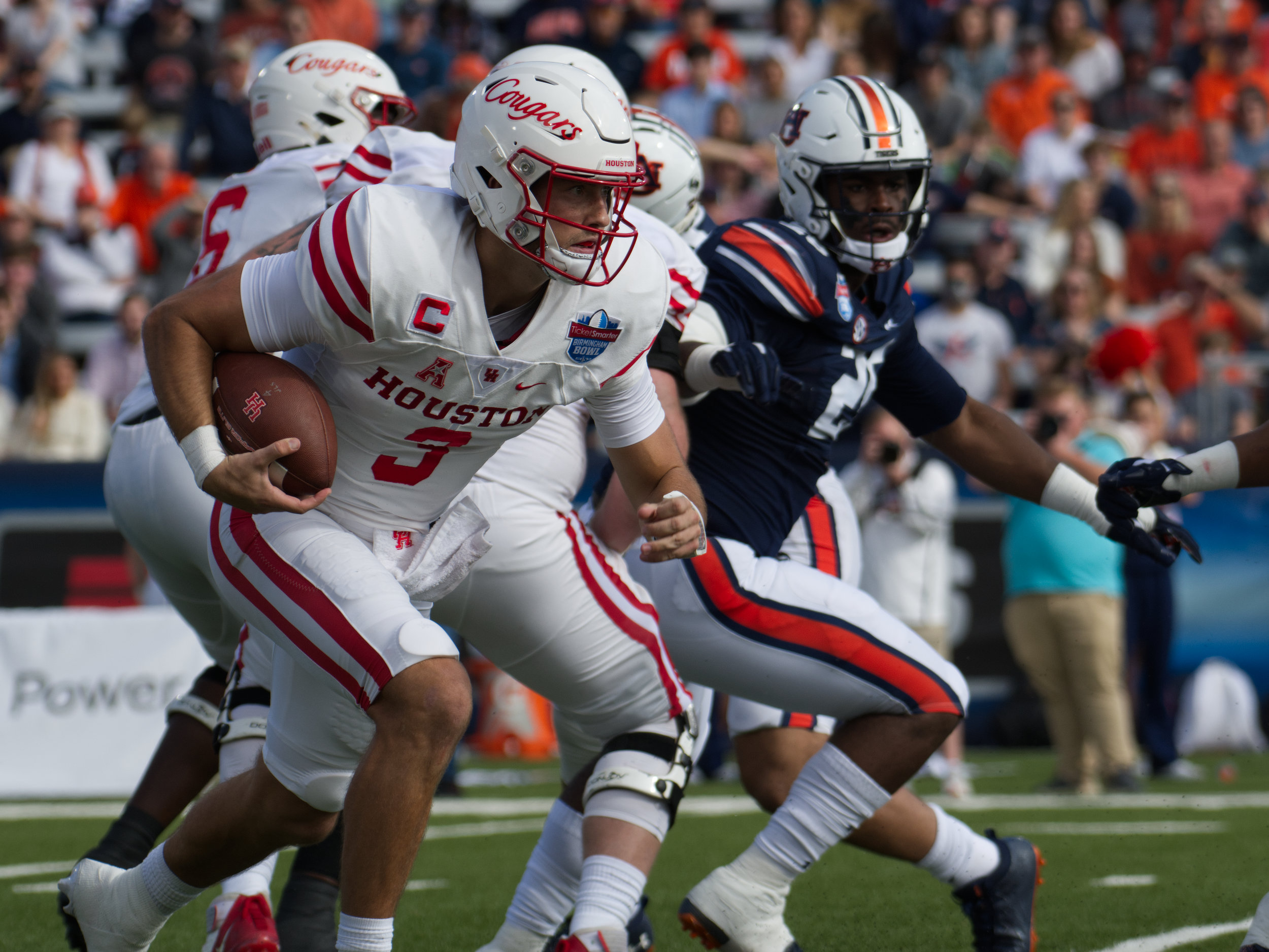  Clayton Tune's legs played a big part in UH's Birmingham Bowl victory over Auburn on Tuesday afternoon at Protective Stadium. | Steven Paultanis/The Cougar 