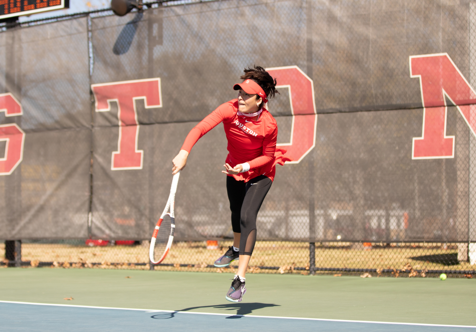 UH Tennis got its first win on the year in the Home Opener against Louisiana Monroe, defeating the Warhawks 5-2. | Sean Thomas/The Cougar