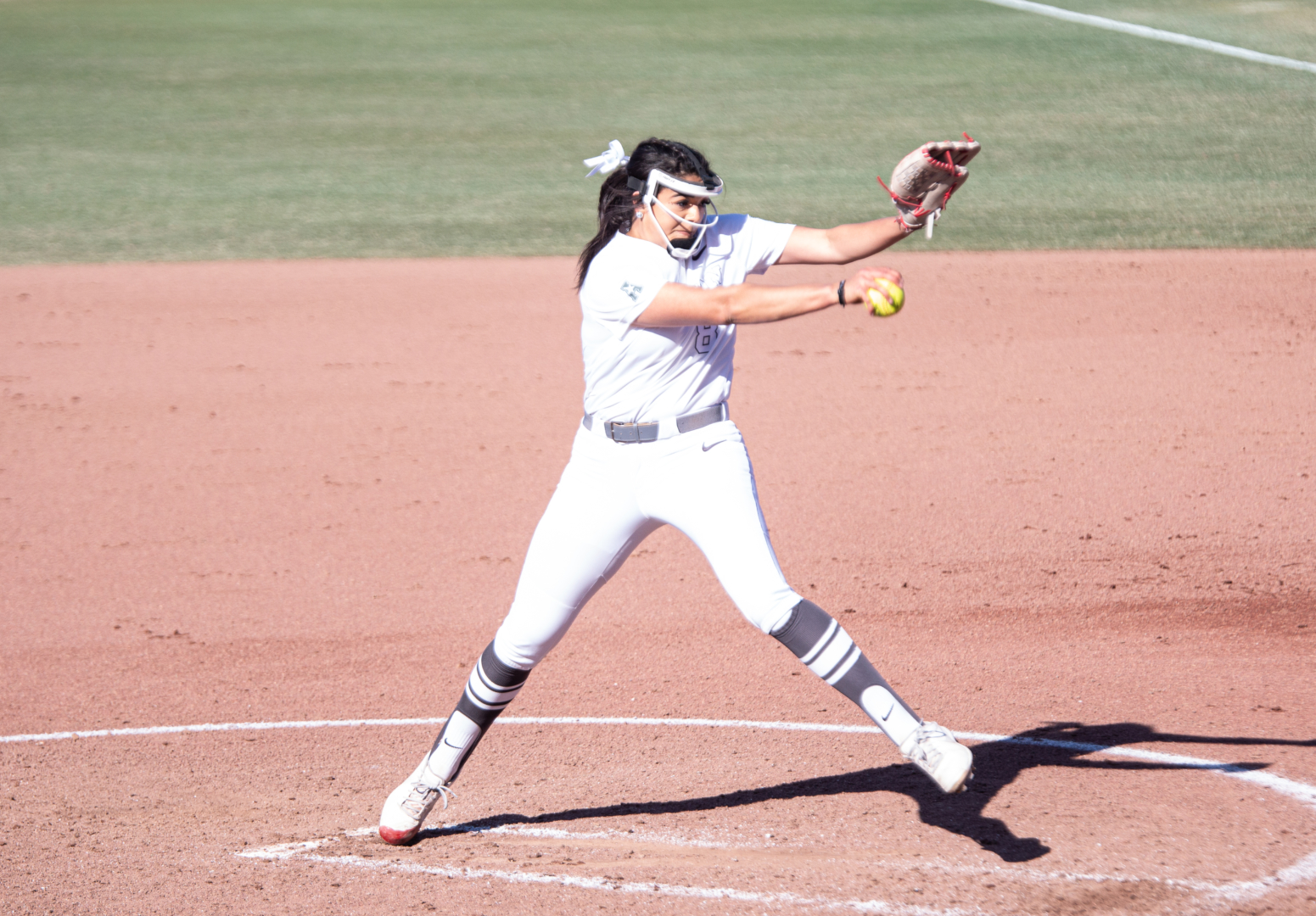 UH softball senior pitcher Saleen Flores struggled in her three appearances at the Houston Classic, giving up 11 earned runs in seven innings pitched. | Sean Thomas/The Cougar