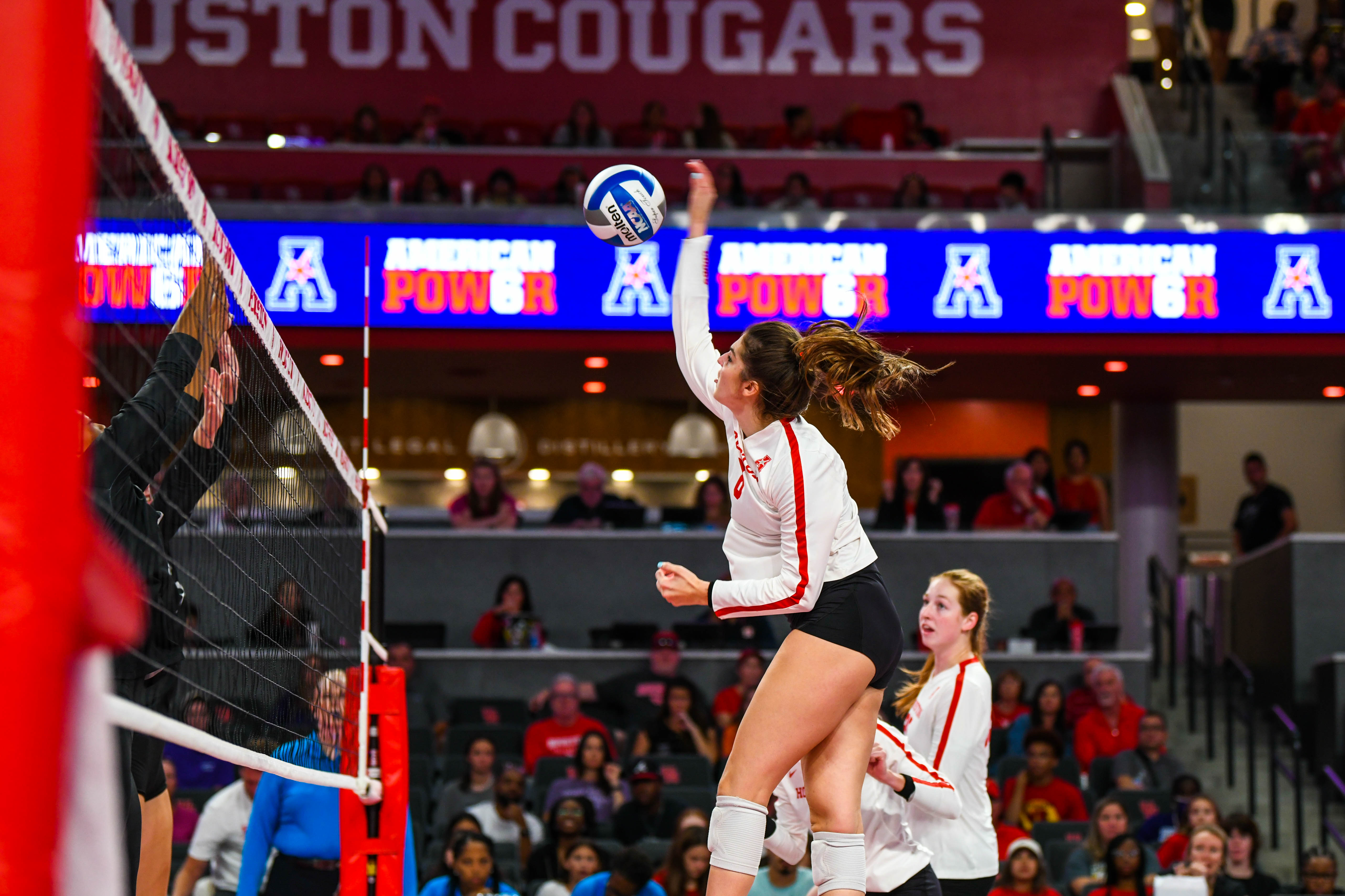 Graduate middle blocker Isabel Theut had a career-high 22 kills in UH volleyball's victory over Tulane. | Courtesy of UH athletics