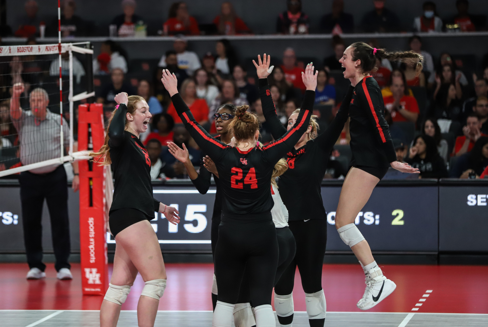 UH volleyball is NCAA Tournament bound for the first time since 2000. | Sean Thomas/The Cougar