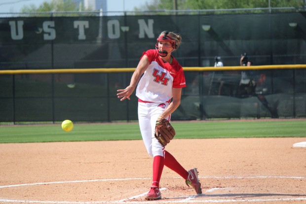 In her last outing, Diedre Outon (above) shutout UAB. Outon went seven innings, allowing nine baserunners and striking out four. Outon leads UH with nine wins on the season.  |  Hendrick Rosemond/The Daily Cougar. 
