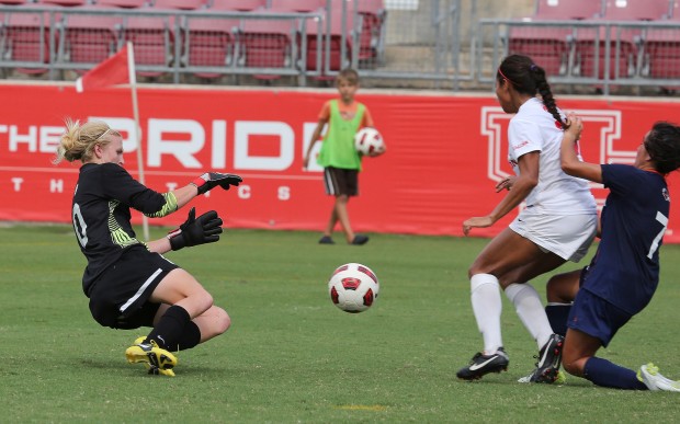 Koski makes a save earlier this season against the UTSA Roadrunners. In the game, the goalkeeper allowed one goal over 12 shots in the Cougars 2-1 victory at Robertson Stadium. | Courtesy of Stephen Pinchback/UH Athletics