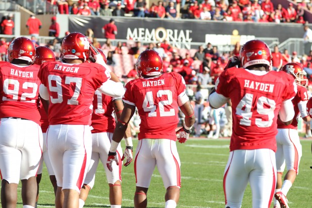 The Cougars wear jerseys with D.J. Hayden's name to honor their injured teammate. | Rebekah Stearns/The Daily Cougar