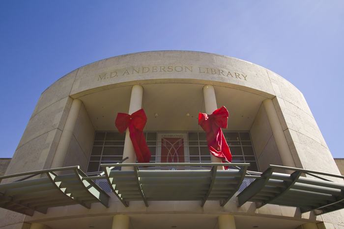 The bows like the ones on M. D. Anderson Memorial Library are to honor the donors for Thursday's Philanthropy Day. | Nichole Taylor/The Daily Cougar