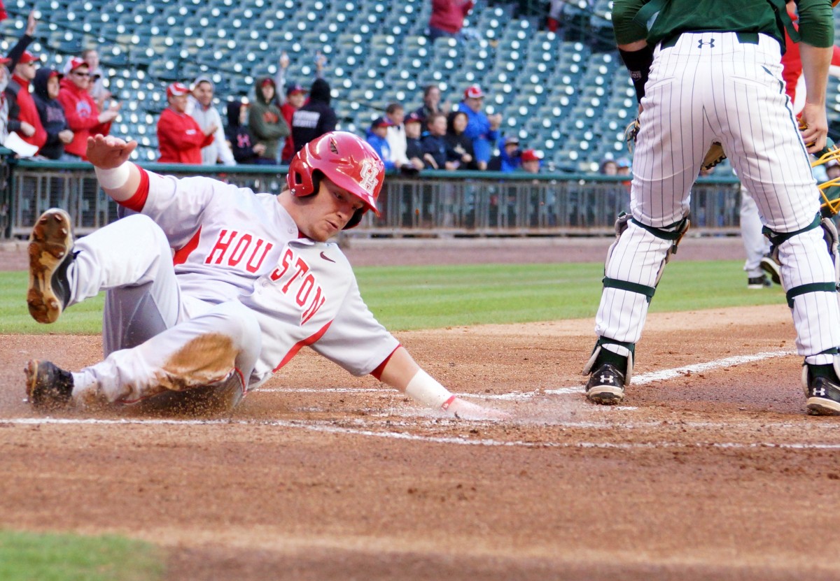 The Cougars, including freshman designed hitter Kyle Kirk, crossed the plate 23 times at the Astros Foundation Classic. The baseball team went 2-1, defeating Baylor and Texas A&M. | Esteban Portillo/The Daily Cougar