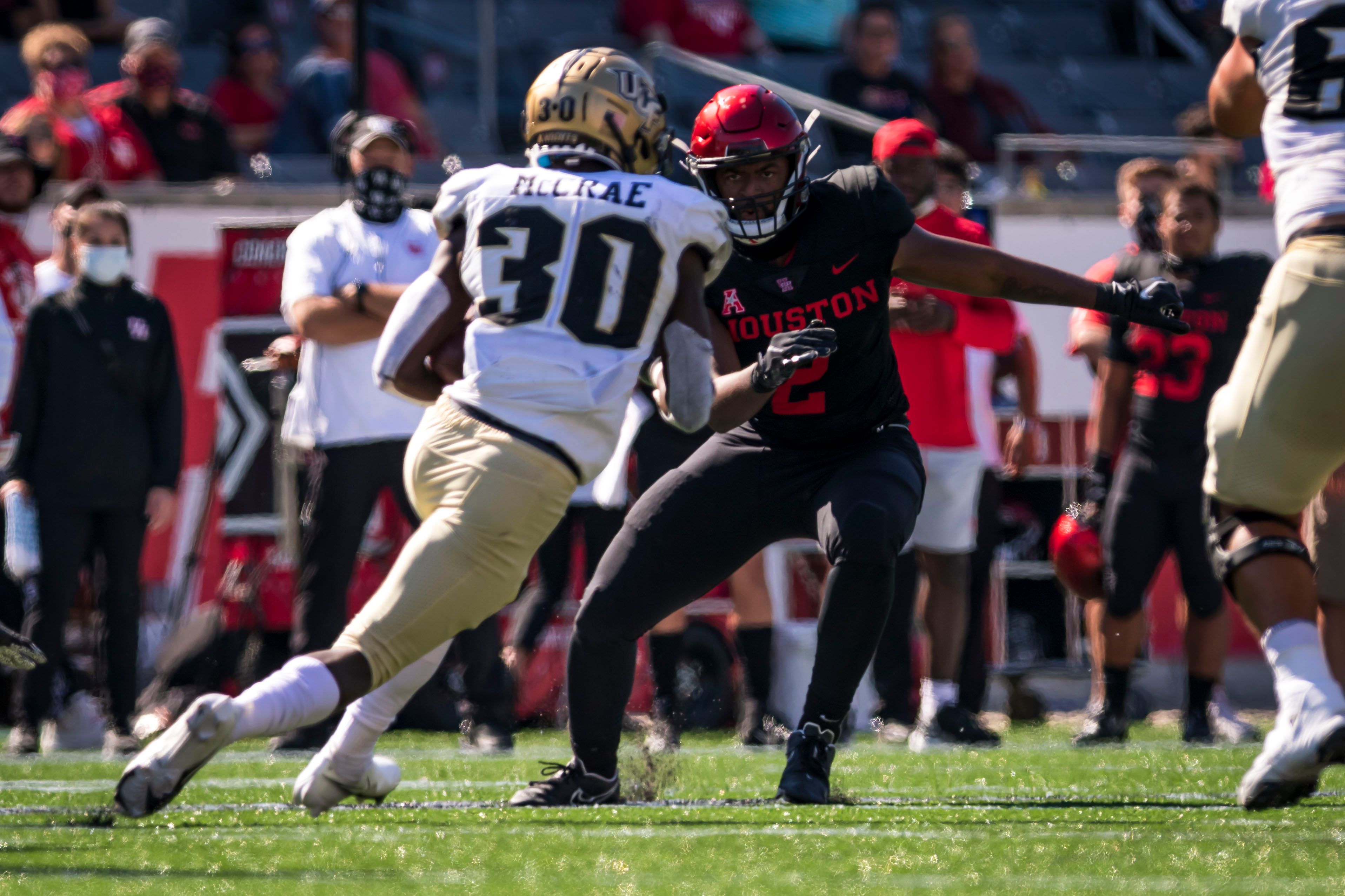 Houston safety Deontay Anderson focuses on UCF running back Greg McCrae in a regular season game during the 2020 season at TDECU Stadium. | Courtesy of UH athletics