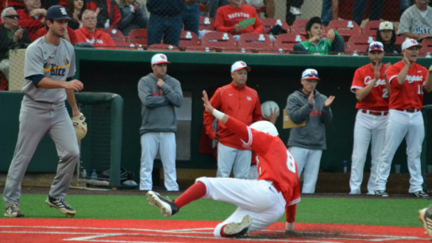 After a midweek victory against Rice to earn the Silver Glove, UH will shift its focus toward Memphis for the open of AAC play on Friday. | Caitlin Hilton/The Daily Cougar