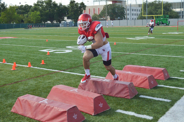 Running back Kenneth Farrow during his final week of practice before the season opener