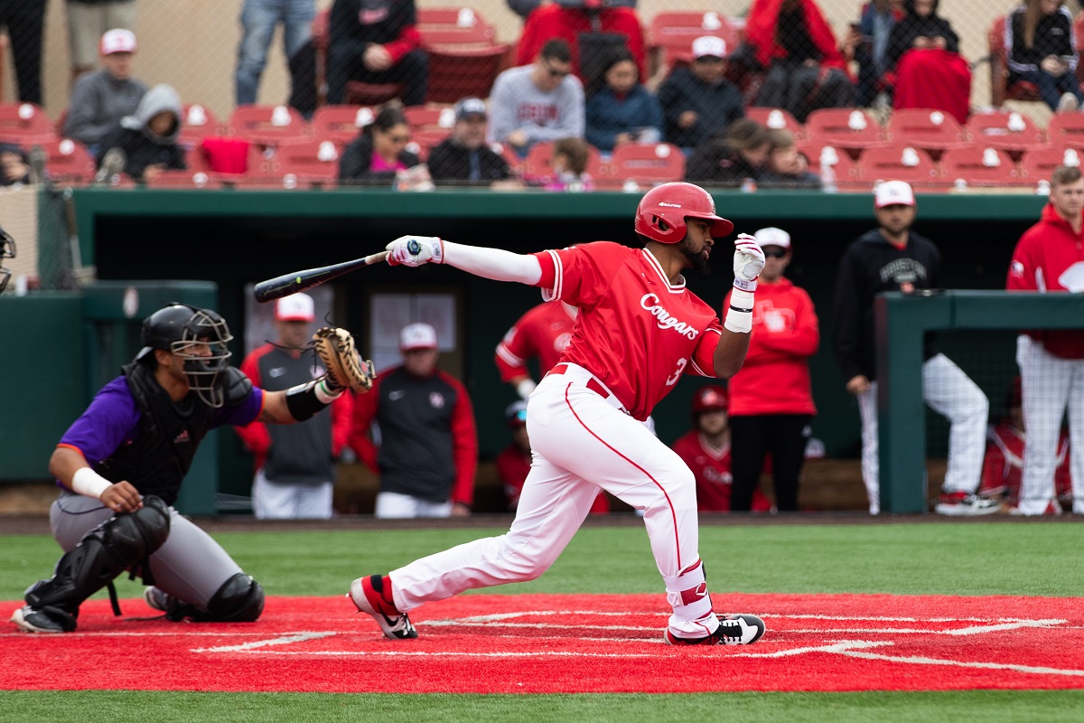 Houston picks up two wins to build momentum — The Cougar