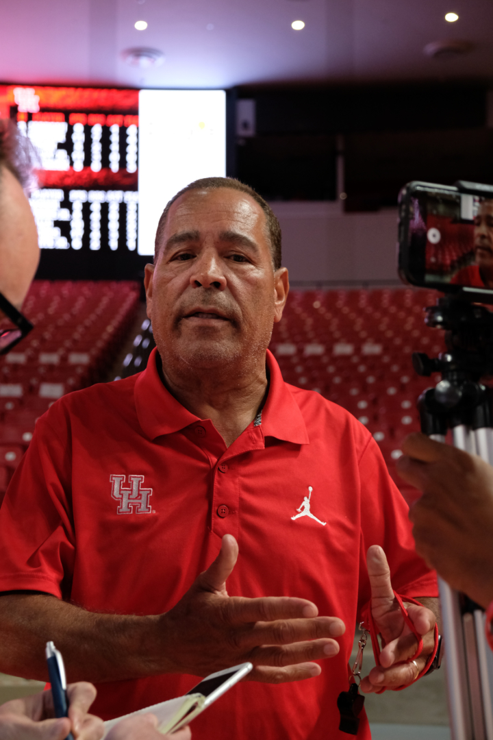 Head coach Kelvin Sampson‘s team will have six guards for 2021-22 with the commitment of Thomas. | Kathryn Lenihan/The Cougar