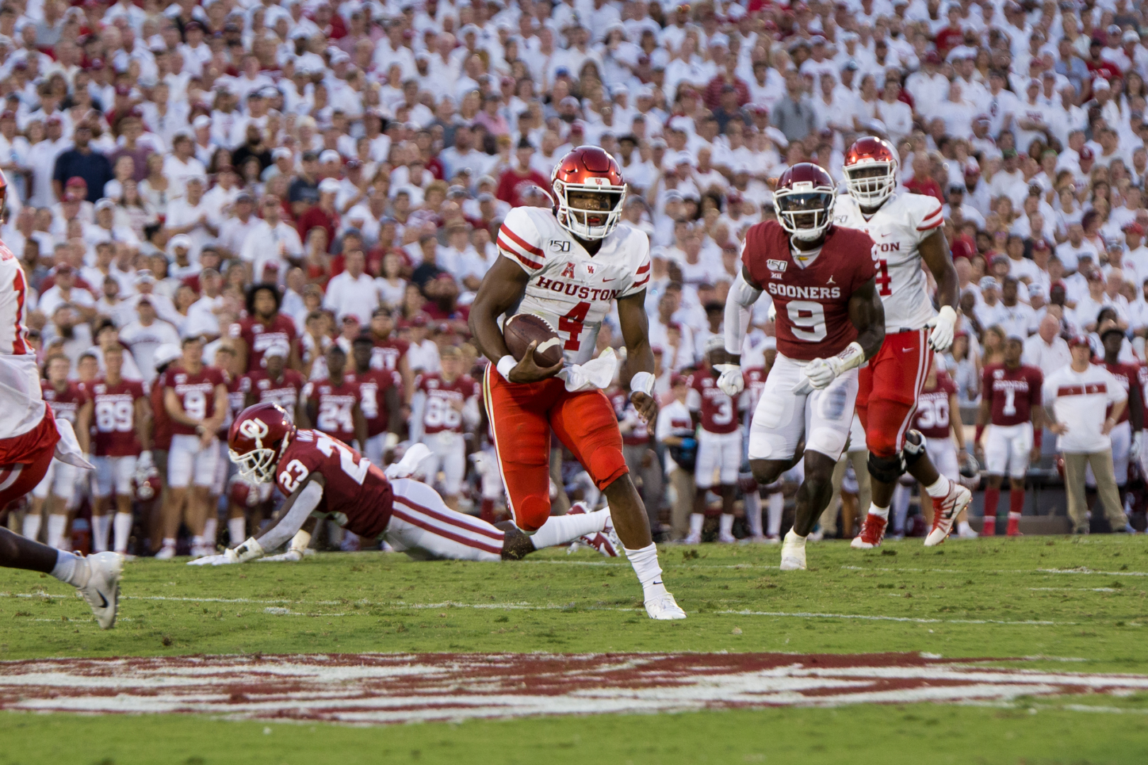 Senior quarterback D'Eriq King was one of the best dual-threat quarterbacks in the nation in 2018. | Trevor Nolley/The Cougar