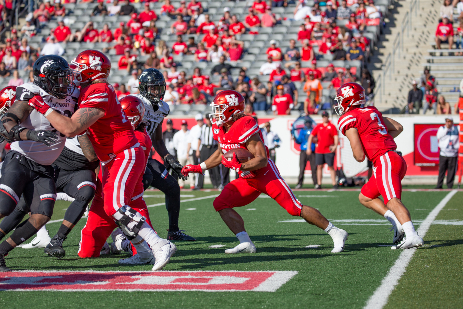 UH is facing off against one of the American Athletic Conference's worst rush defenses when it takes on UConn on Saturday in Hartford, Connecticut. | Trevor Nolley/The Cougar