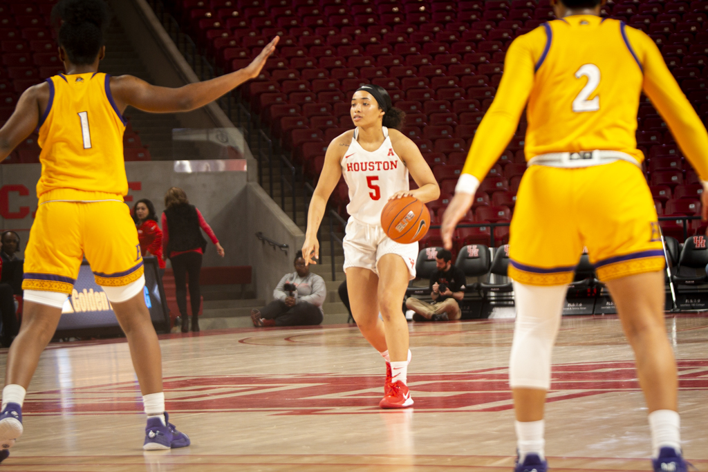 Sophomore guard Dymond Gladney played 40 minutes in Houston's 72-62 victory over ECU on Sunday at Fertitta Center. | Jiselle Santos/The Cougar