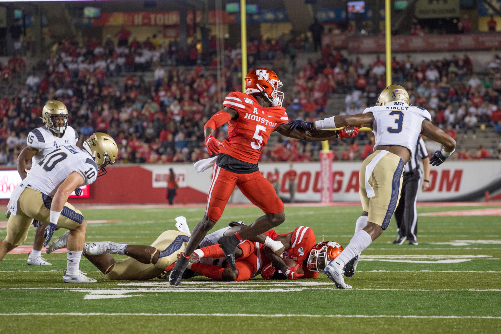 Junior wide receiver Marquez Stevenson finished the night with 133 yards on eight catches in Houston’s 56-41 loss to No. 24 Navy. | Trevor Nolley/The Cougar