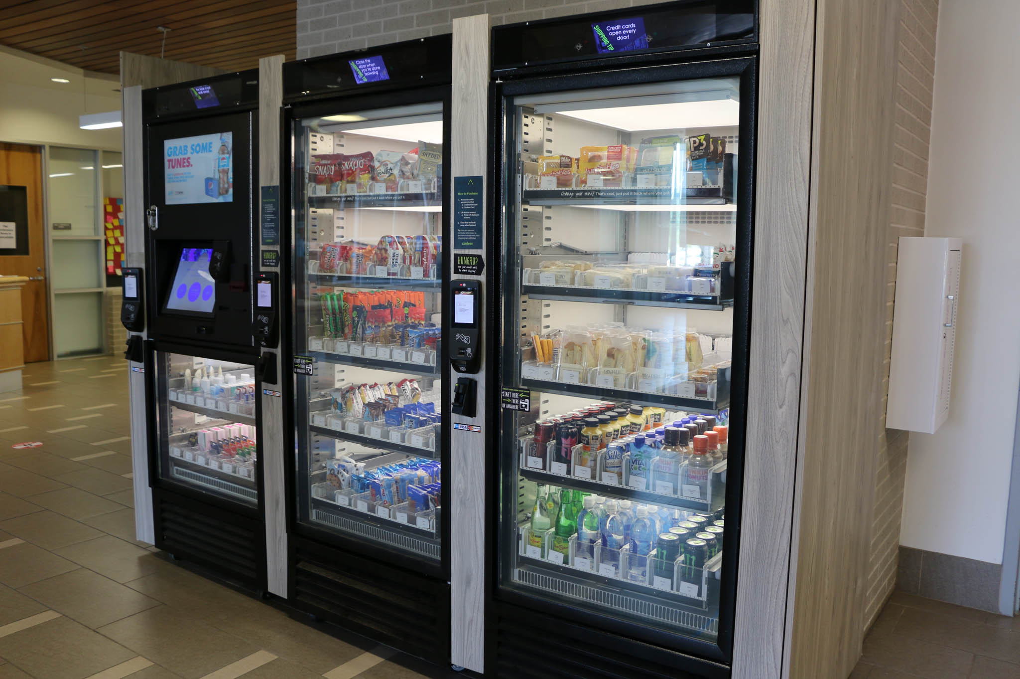 The Smart Market is a new take on a vending machine which offers almost all of the same things that students could purchase at a regular campus Market. | Sydney Rose/The Cougar