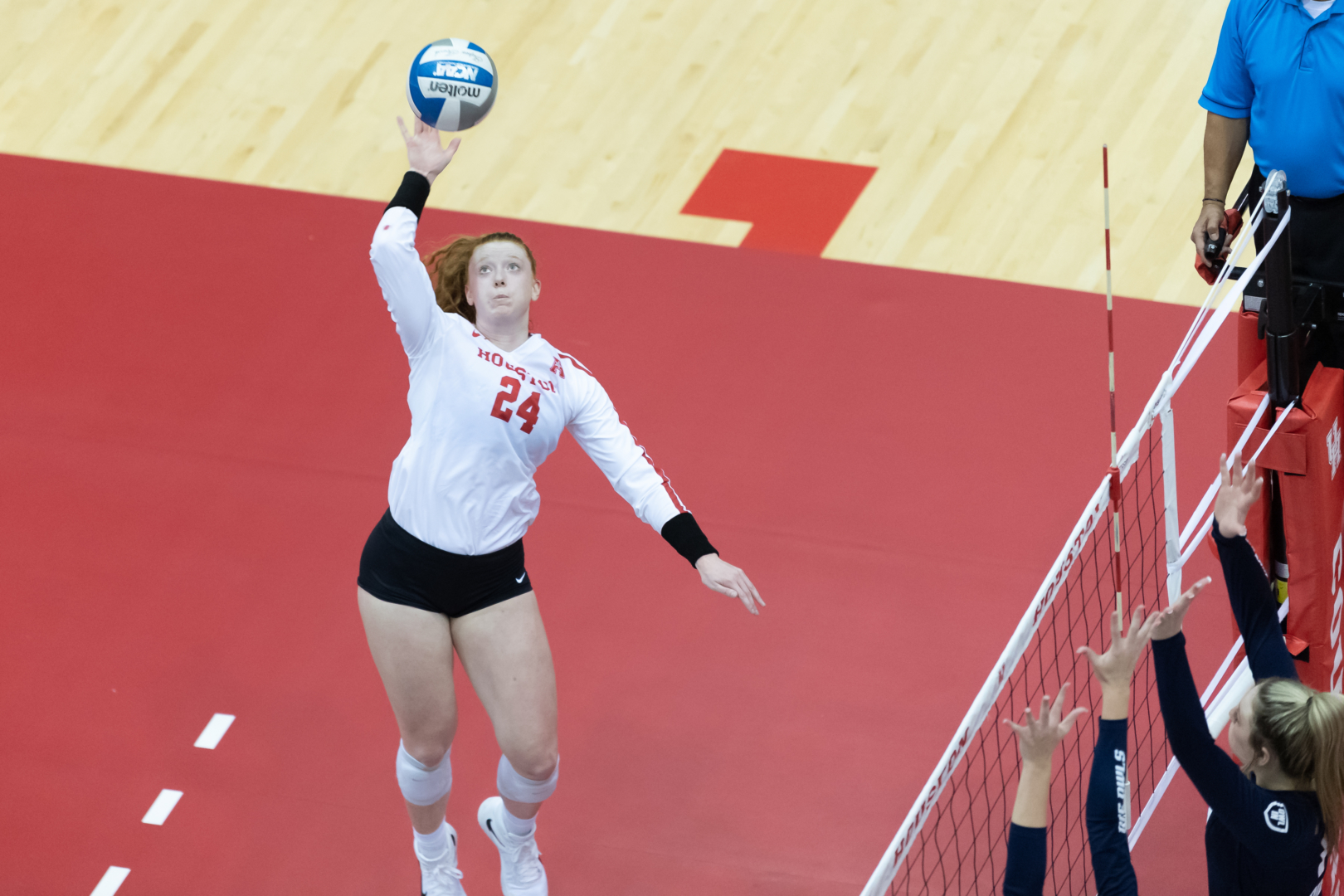 Sophomore outside hitter Abbie Jackson goes for the kill during a 2021 Houston match. The UH volleyball team swept Tulsa over the weekend. | Courtesy of UH athletics