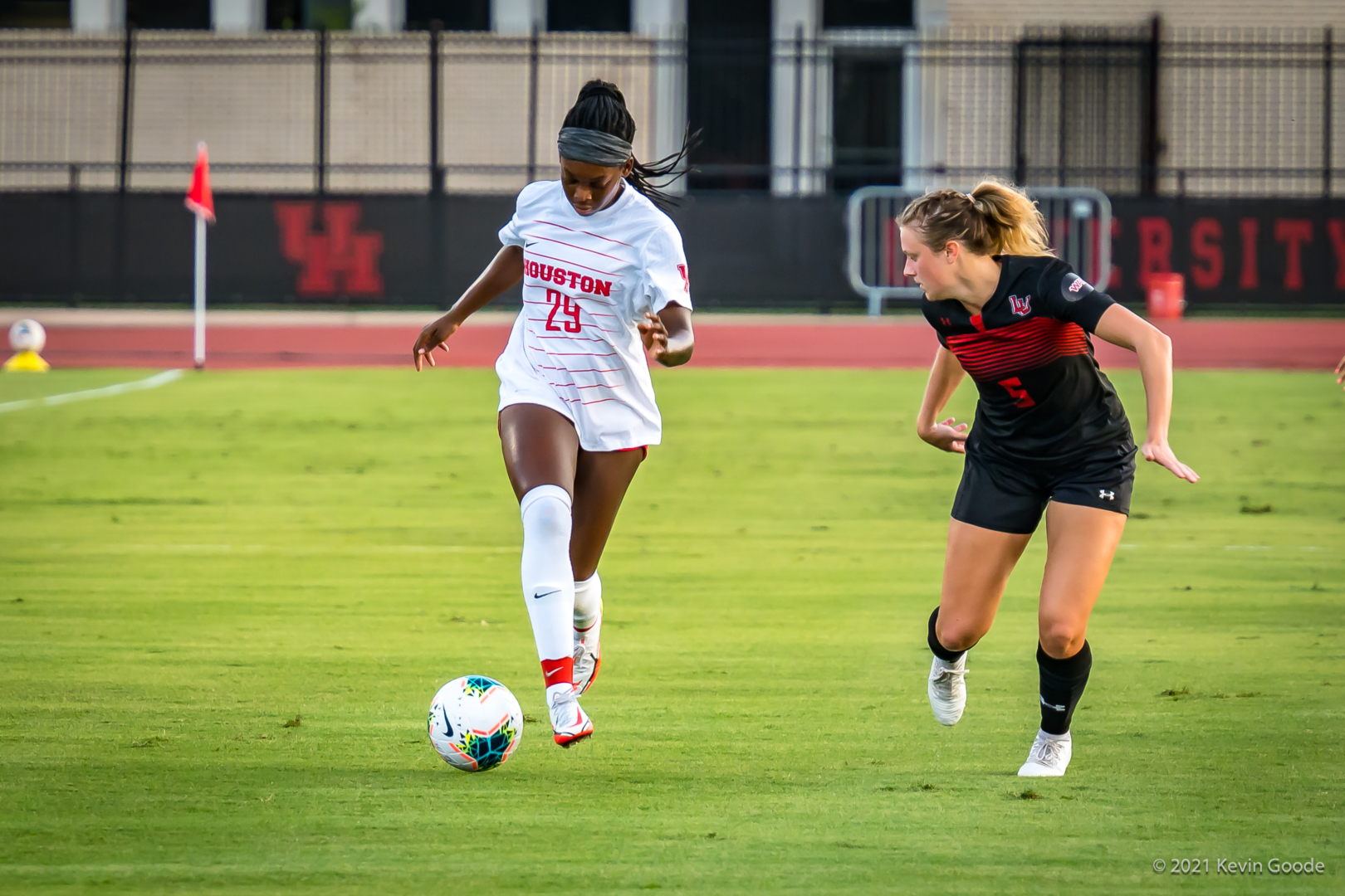 Graduate forward Zionah Browne has scored or assisted on a goal in five straight matches for the Cougars and leads the team in assists now with six total for the season. | Courtesy of UH athletics