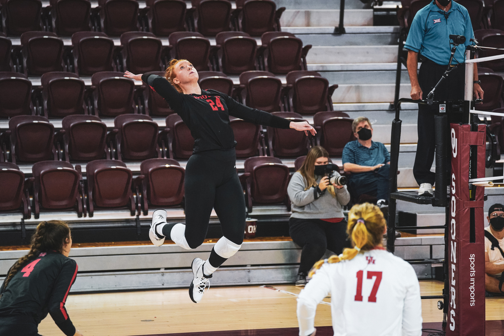 Junior outside hitter Abbie Jackson's 20 kills helped power UH volleyball past UCF on Friday night. | Courtesy of UH athletics