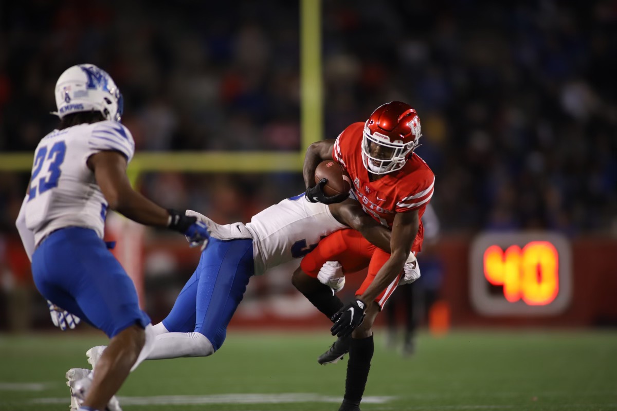 UH junior receiver Jeremy Singleton hauled in five receptions for 80 yards in the Cougars' victory over Memphis on Friday night at TDECU Stadium. | James Schillinger/The Cougar