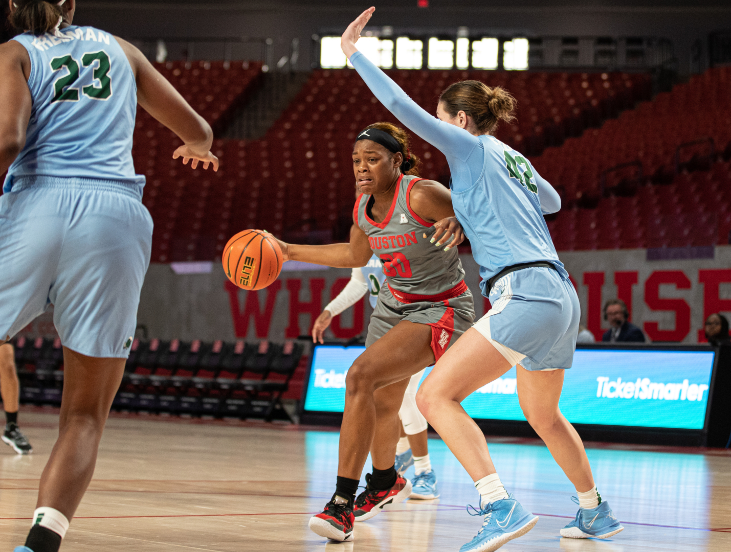 Forward Tatyana Hill scored 11 points to go along with 11 rebounds in the victory for UH women's basketball over SMU on Sunday. | Sean Thomas/The Cougar