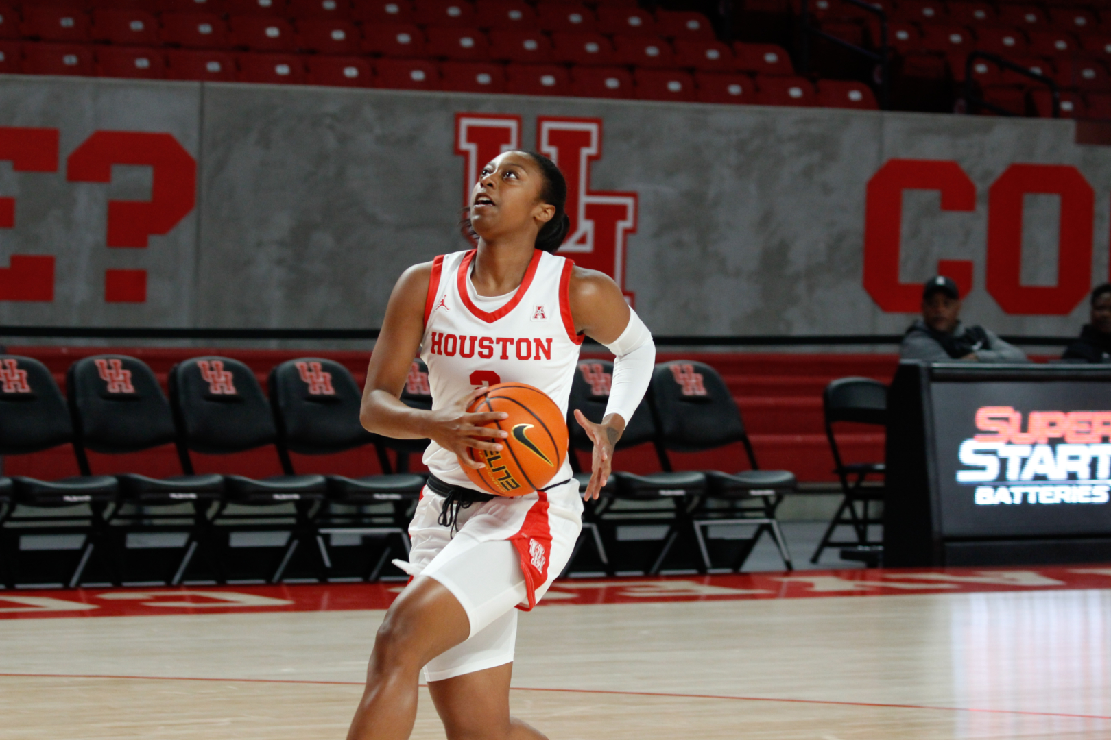 Junior guard Tiara Young scored a team-high nine points in the UH women's basketball team's loss to UCF on Wednesday night. | Esther Umoh/The Cougar