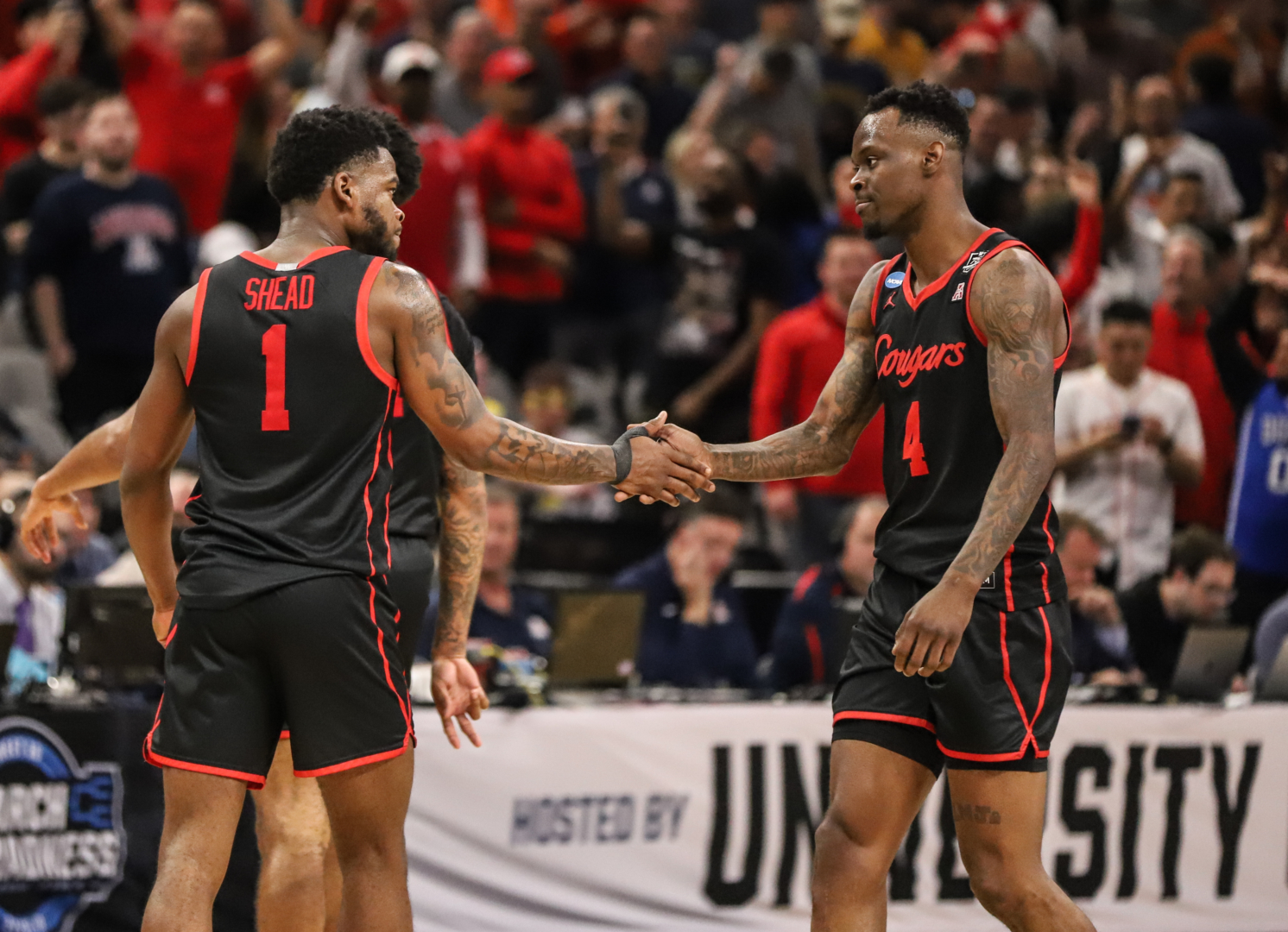 Taze Moore found a way to get himself involved in UH's Sweet 16 win over Arizona on Thursday despite spending the majority of the game on the bench. | Sean Thomas/The Cougar