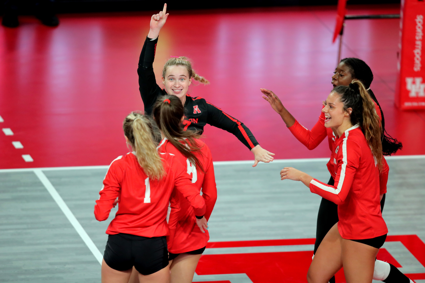 After dropping the season opener to Rice, UH volleyball has rattled off eight straight victories. | Courtesy of UH athletics
