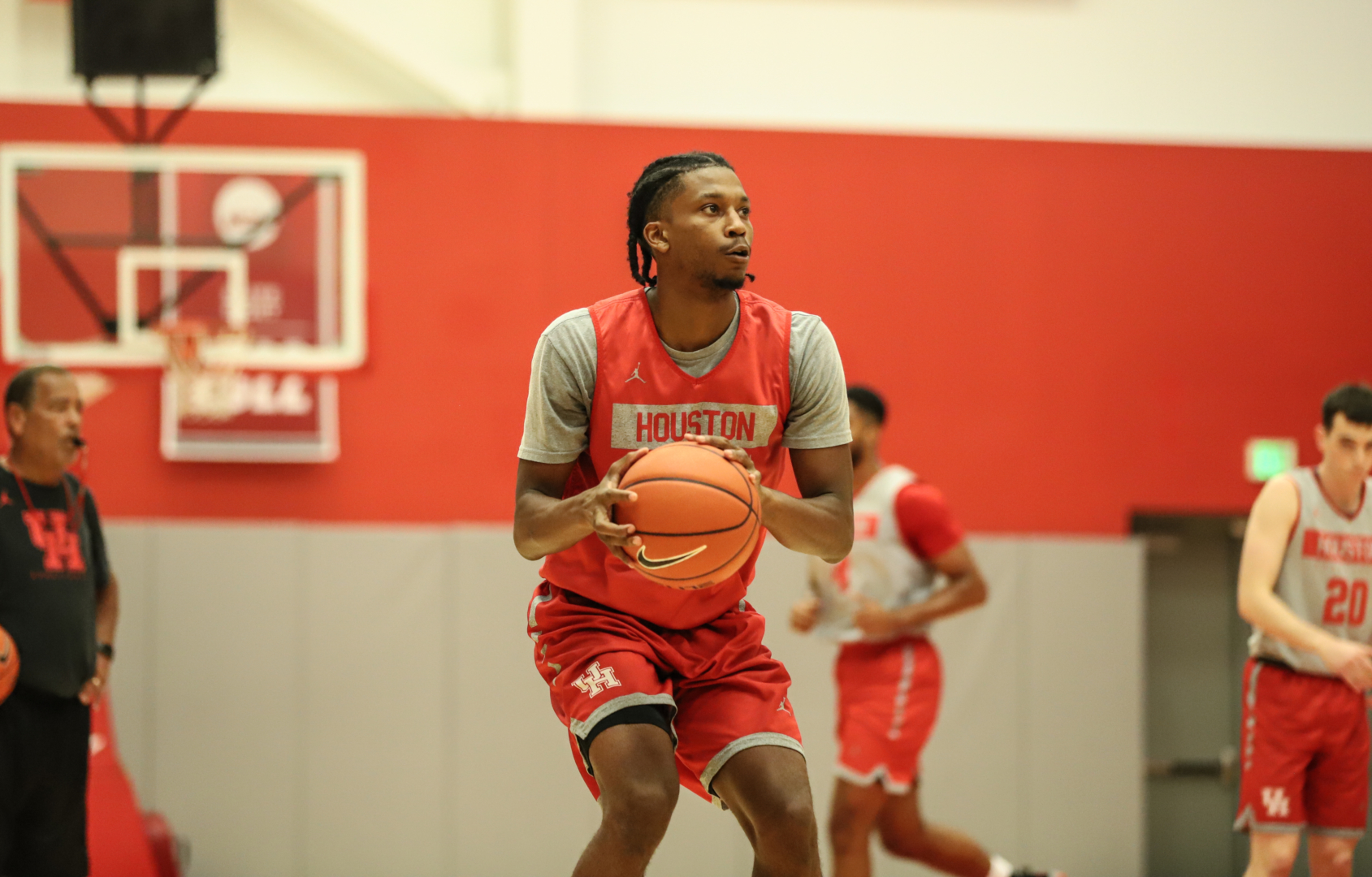 UH guard Tramon Mark goes through a shooting drill during a practice. | Sean Thomas/The Cougar