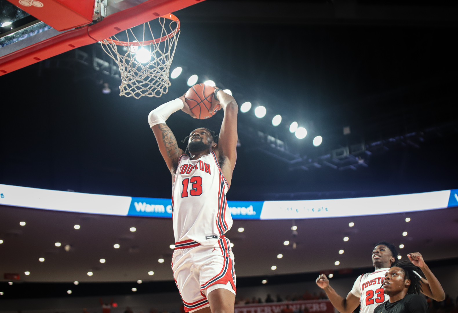 J'Wan Roberts blew the roof of Fertitta Center with a two-handed slam in the first half of No. 1 UH's victory over Norfolk State on Tuesday night. | Anh Le/The Cougar