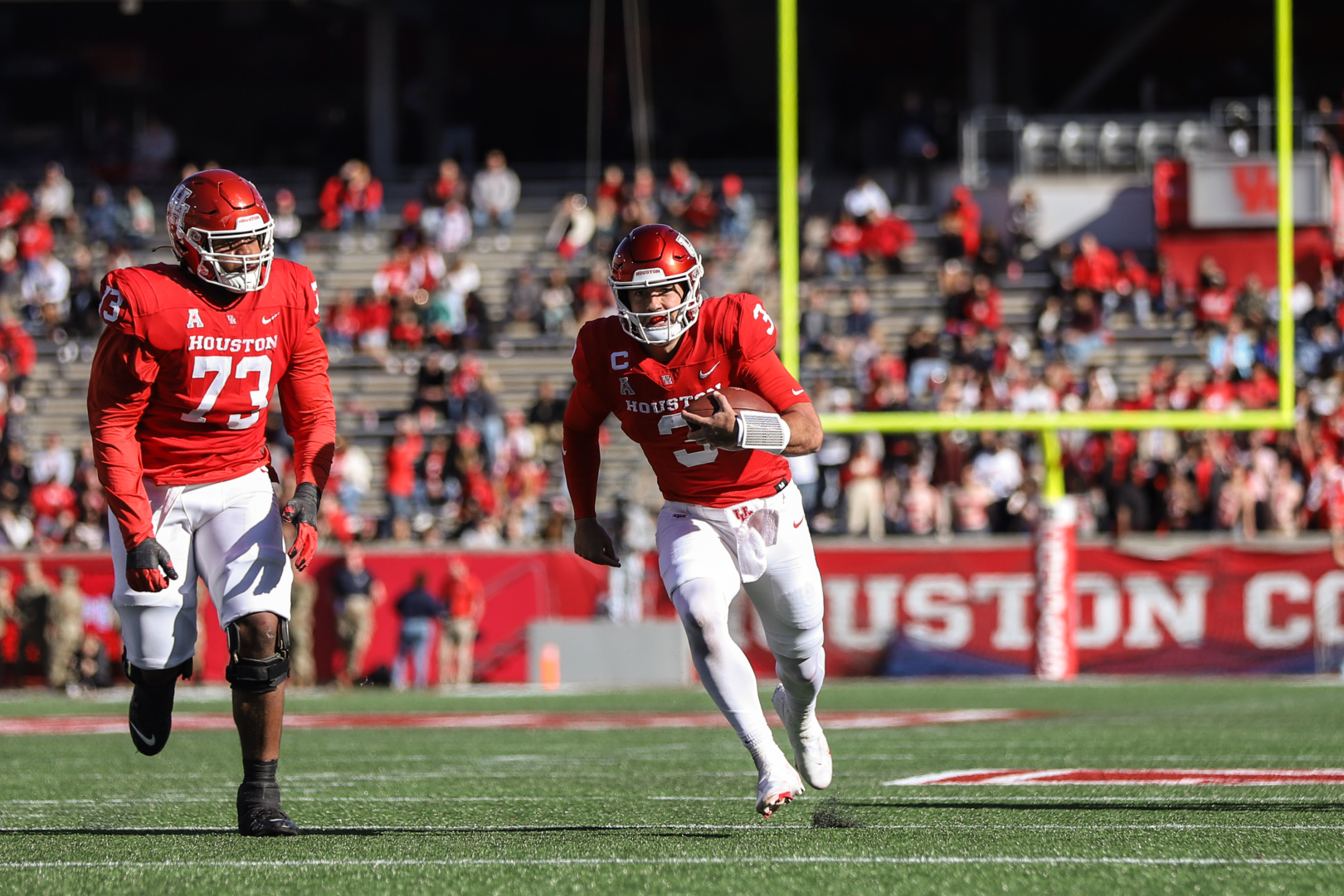 UH's Clayton Tune enters his final home game as one of the most decorated quarterbacks in AAC history. | Sean Thomas/The Cougar